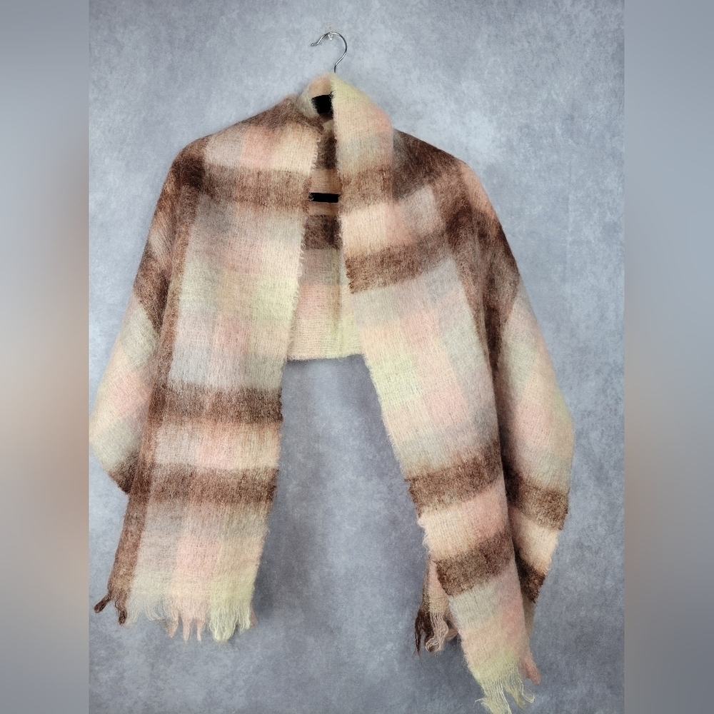 Filene's Boston‎ Hair & Wool Plaid Fringe Scarf Unisex Made Germany 19" × 68"